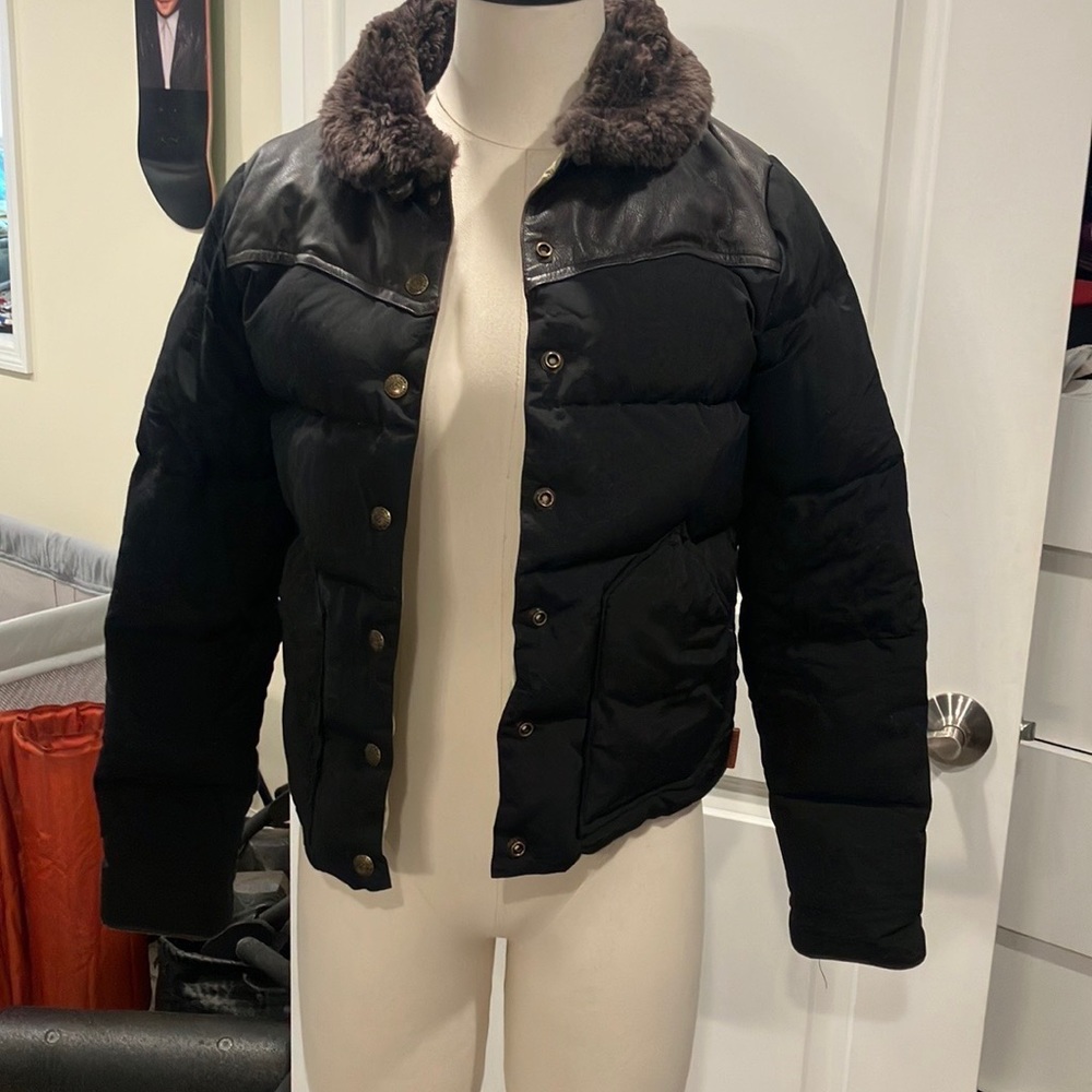 Penfield puffer jacket with leather trim and shearling collar, size S